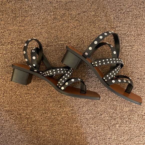 NWOT Zara studded leather heeled sandals